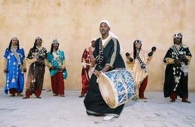 c hmida boussou kitgangan m3a  tballl